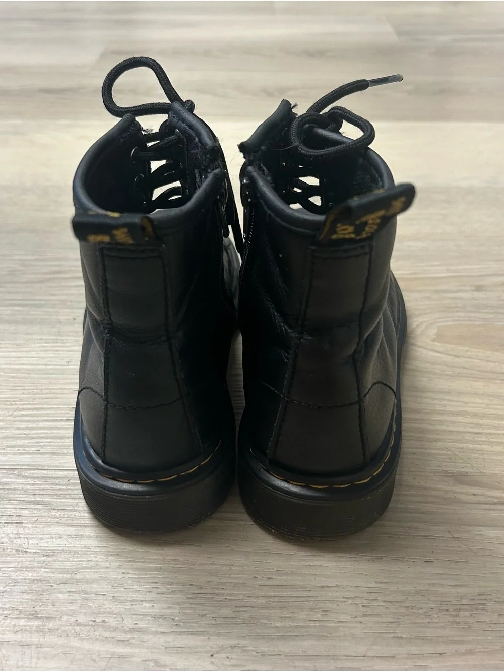 Dr. Doc Boots Martens Youth Kids Sz 2 Black Leather Lace Up Classic Unisex 1460